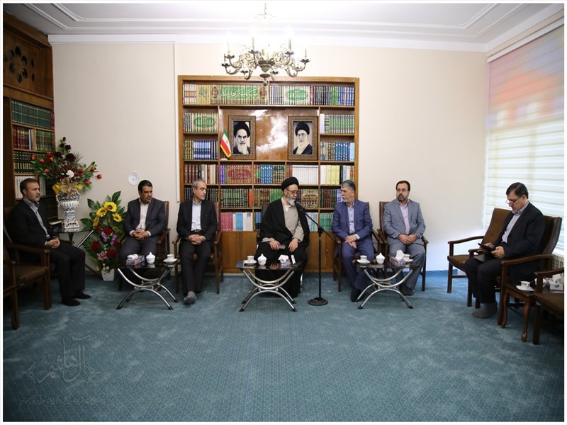 وزیر فرهنگ و ارشاد اسلامی با امام جمعه تبریز دیدار کرد