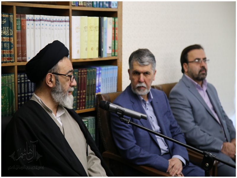 وزیر فرهنگ و ارشاد اسلامی با امام جمعه تبریز دیدار کرد