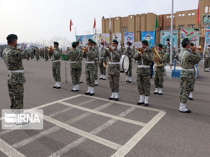 مراسم رژه به مناسبت روز ارتش جمهوری اسلامی ایران در تبریز