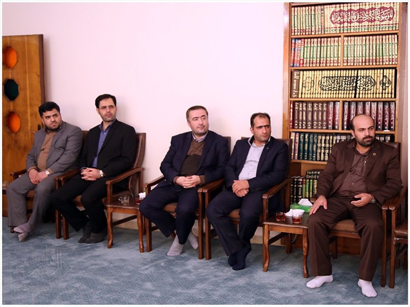 دیدار مدیریت شعب بانک تجارت با نماینده ولی فقیه در استان
