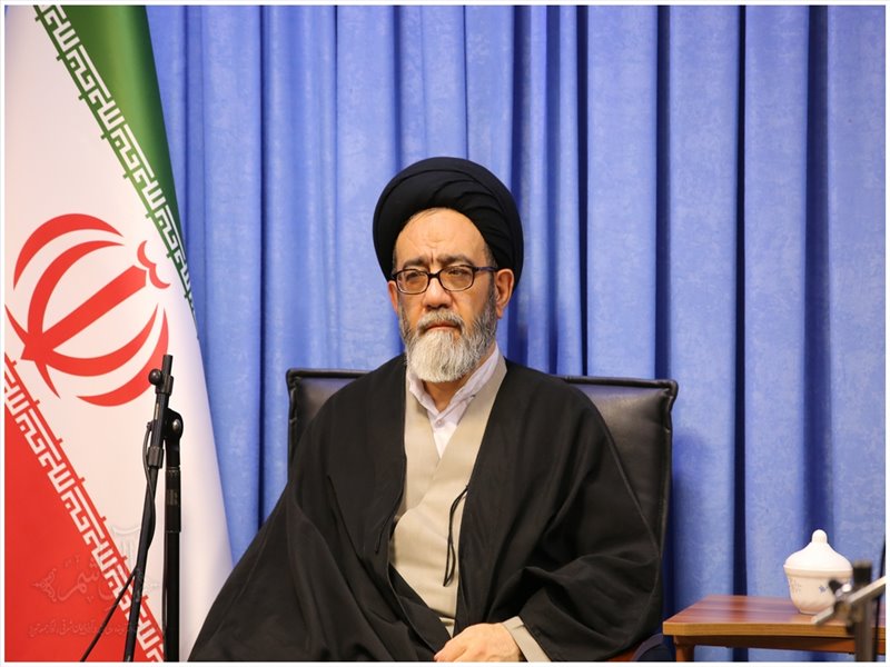 محفل شعر شاعران انقلابی آذربایجان شرقی با امام جمعه تبریز