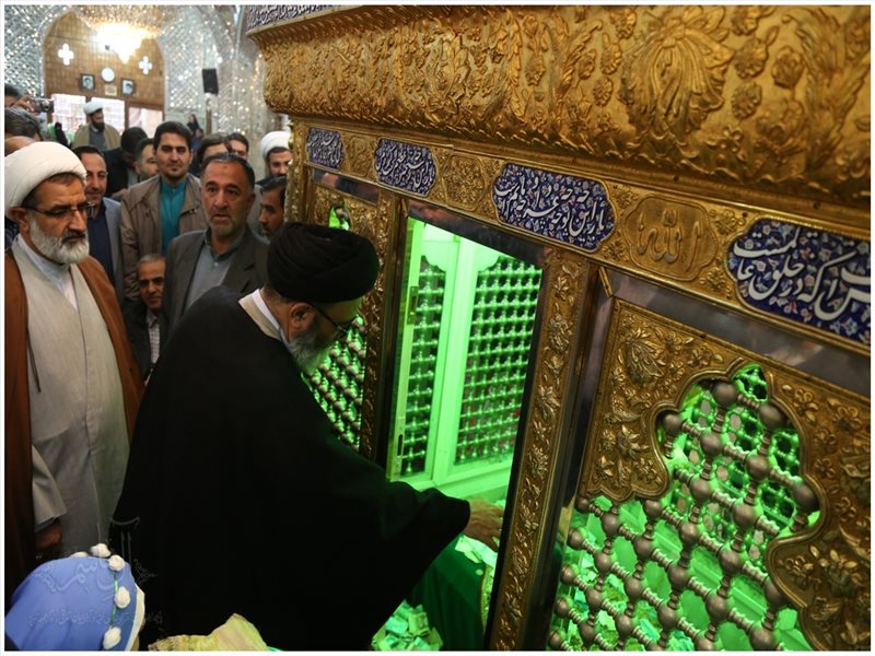 غبارروبی آستان مقدس امامزاده سیدحمزه