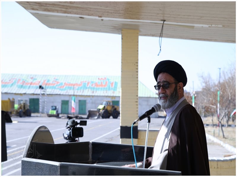 امام جمعه تبریز کلنگ مسیرگشایی امتداد خیابان ارتش را به زمین زد