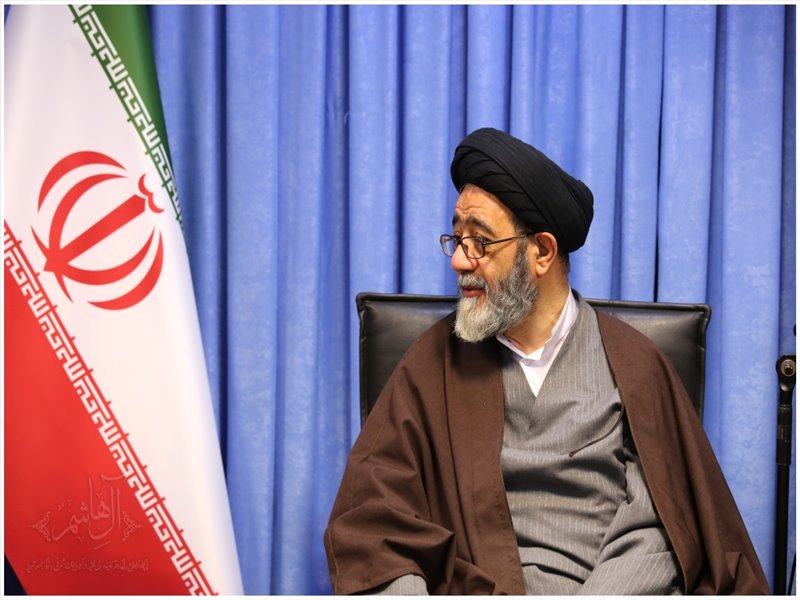 دیدار امدادگران کمیته امداد با نماینده ولی‌فقیه در استان