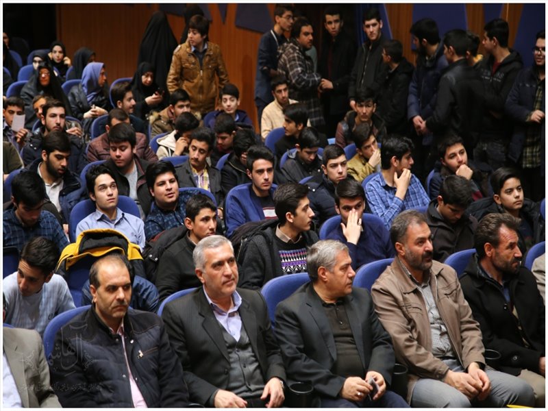 همایش دانش آموزی نسل چهار انقلاب
