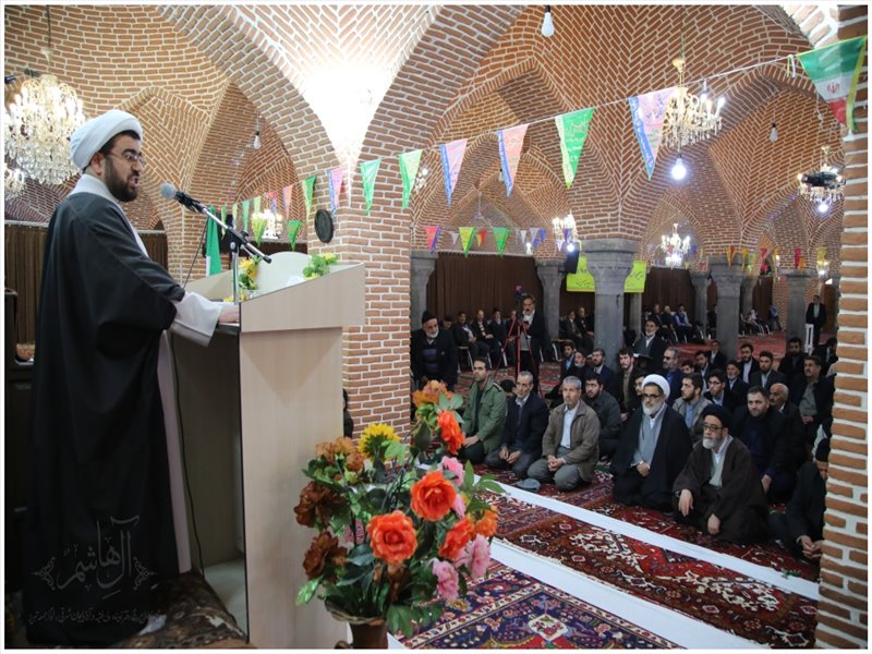 نمازجمعه تسوج با حضور نماینده ولی فقیه در استان