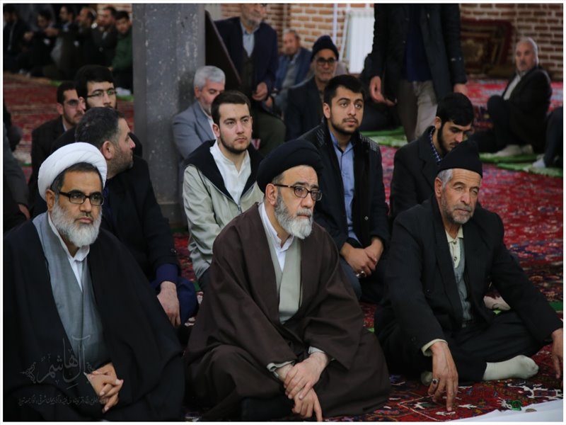 نمازجمعه تسوج با حضور نماینده ولی فقیه در استان
