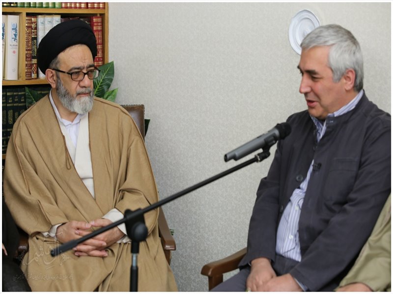 دیدار حاتمی‌کیا با امام جمعه تبریز