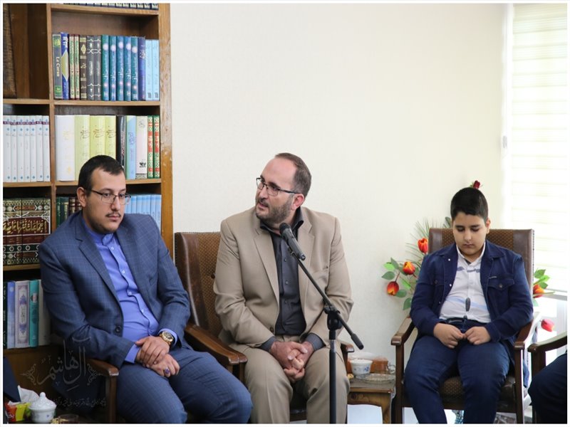 دیدار حاتمی‌کیا با امام جمعه تبریز