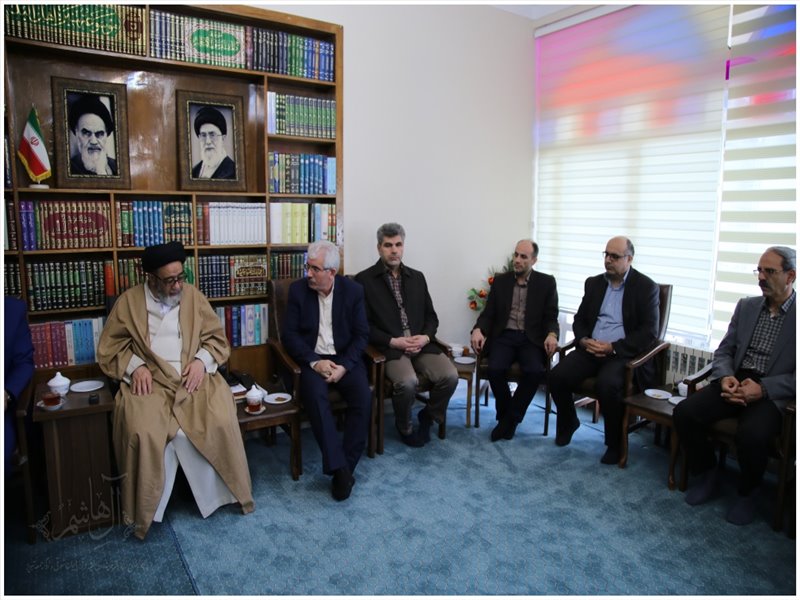 دیدار نوروزی امام جمعه تبریز با مدیران و مسئولان استانی