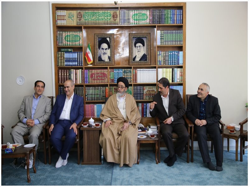 دیدار نوروزی امام جمعه تبریز با مدیران و مسئولان استانی