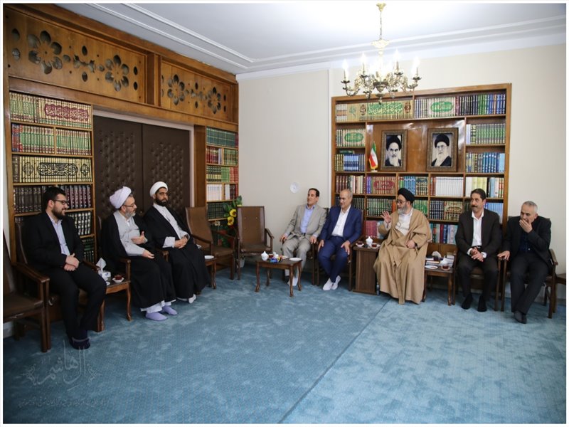 دیدار نوروزی امام جمعه تبریز با مدیران و مسئولان استانی