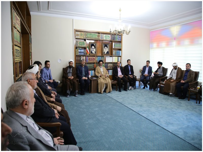 دیدار نوروزی امام جمعه تبریز با مدیران و مسئولان استانی