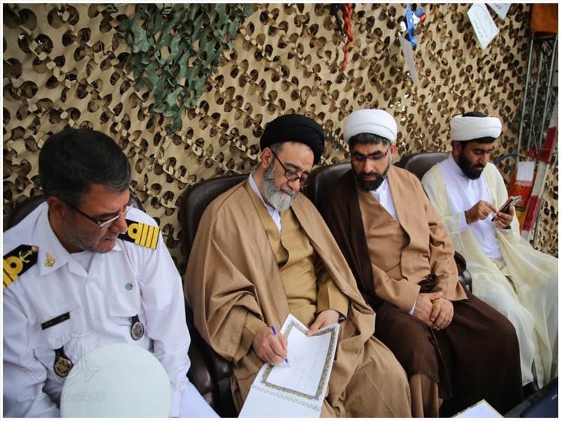 بازدید نماینده ولی فقیه در آذربایجان شرقی از نمایشگاه راهیان نور به روایت تصویر
