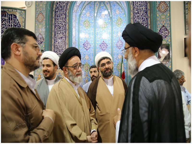 بازدید نماینده ولی فقیه در آذربایجان شرقی از نمایشگاه راهیان نور به روایت تصویر