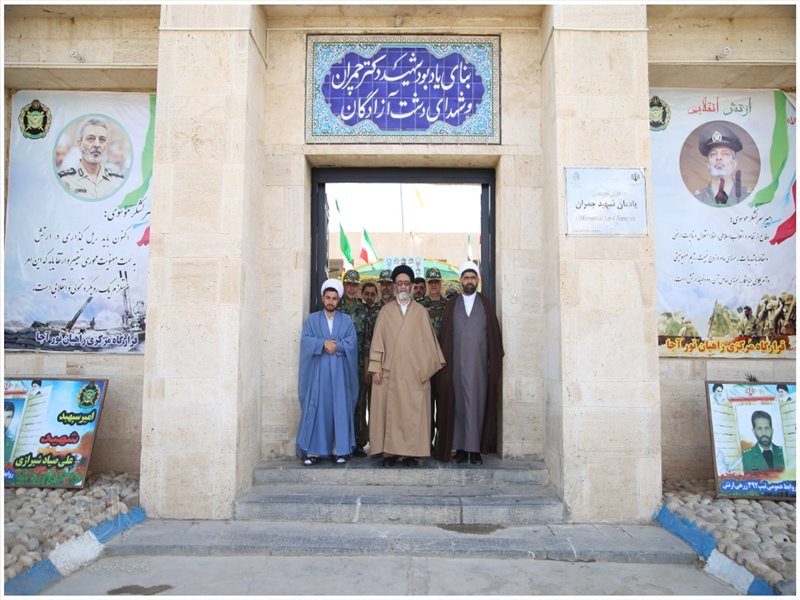 بازدید نماینده ولی فقیه در آذربایجان شرقی از نمایشگاه راهیان نور به روایت تصویر