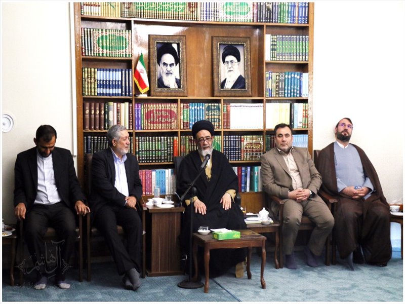 دیدار مؤسسات فعال قرارگاه سازندگی خاتم الانبیاء استان با امام جمعه تبریز