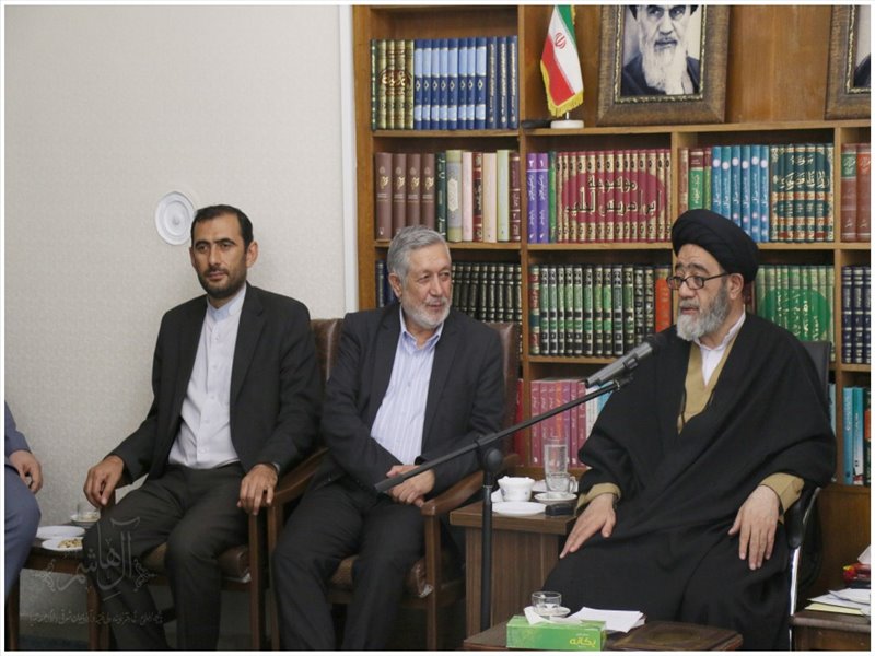 دیدار مؤسسات فعال قرارگاه سازندگی خاتم الانبیاء استان با امام جمعه تبریز