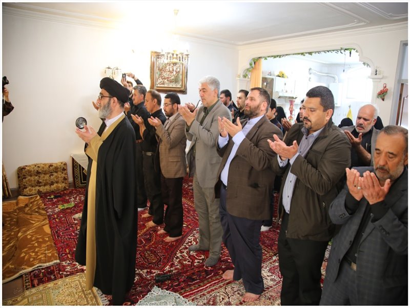 دیدار نماینده ولی فقیه در استان با خانواده شهید زوار جنتی