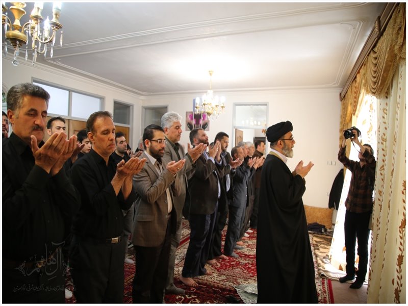 دیدار نماینده ولی فقیه در استان با خانواده شهید زوار جنتی