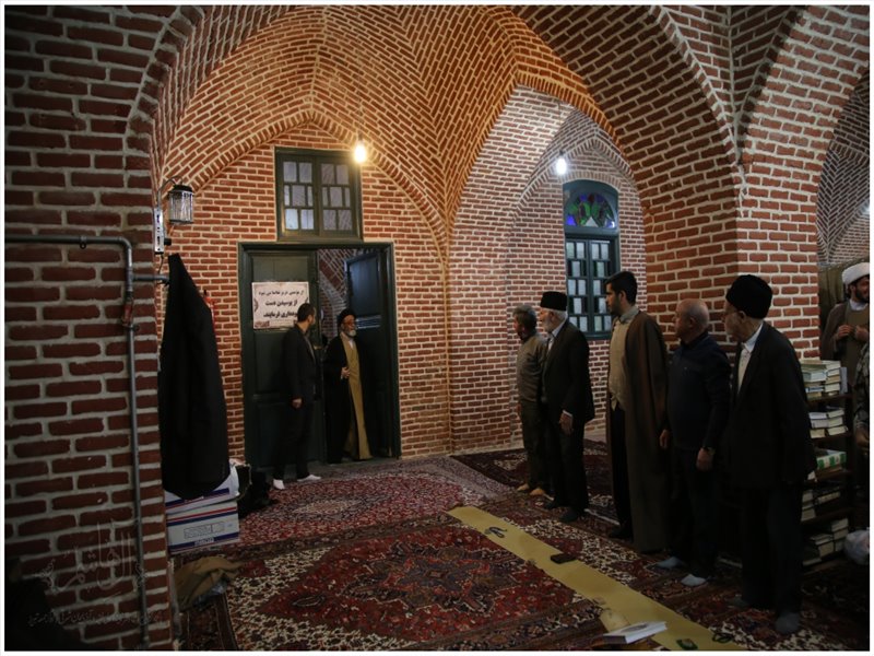 نشست صمیمی نمایندگان ولی فقیه در استان های آذربایجان شرقی، غربی و اردبیل