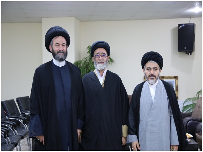 نشست صمیمی نمایندگان ولی فقیه در استان های آذربایجان شرقی، غربی و اردبیل
