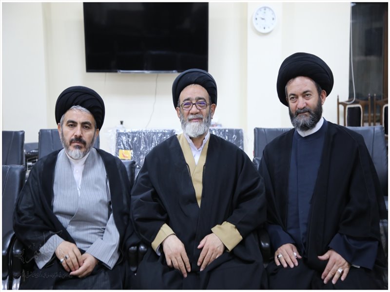 نشست صمیمی نمایندگان ولی فقیه در استان های آذربایجان شرقی، غربی و اردبیل