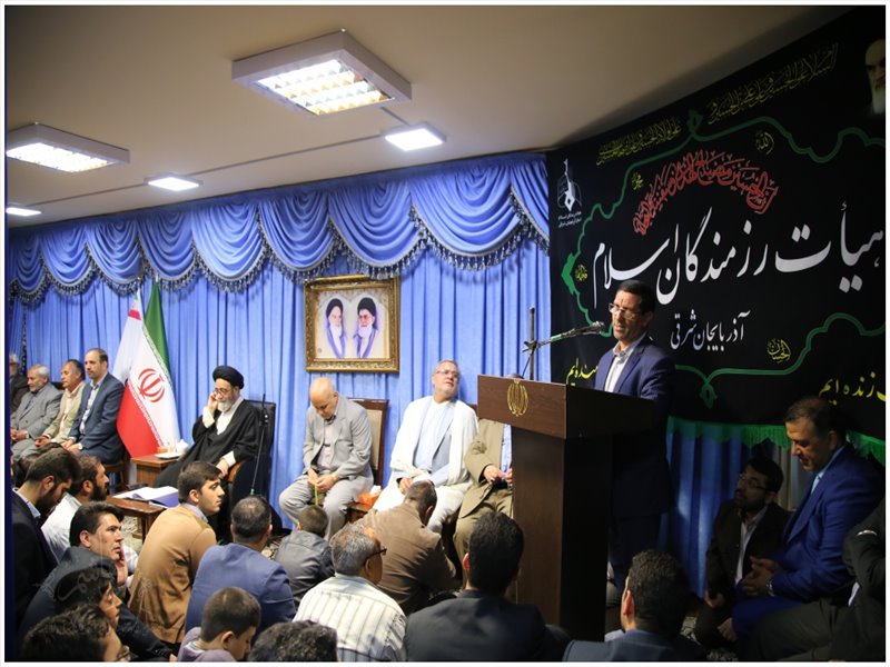 دیدار مداحان پیشکسوت با امام جمعه تبریز