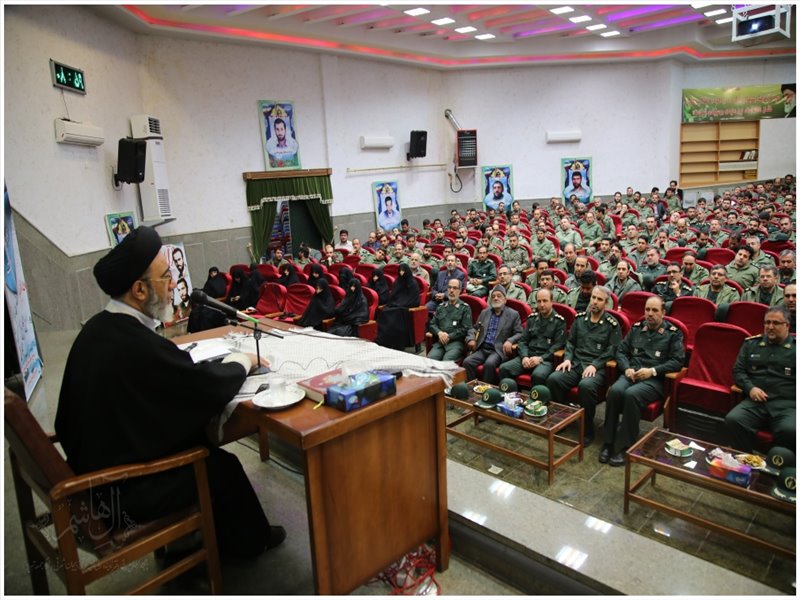 تجلیل از پاسداران نمونه سپاه عاشورای آذربایجان شرقی