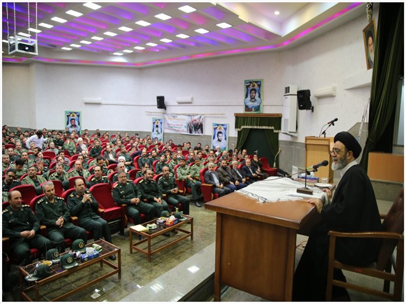 تجلیل از پاسداران نمونه سپاه عاشورای آذربایجان شرقی