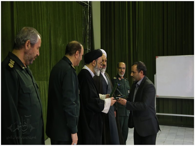 تجلیل از پاسداران نمونه سپاه عاشورای آذربایجان شرقی