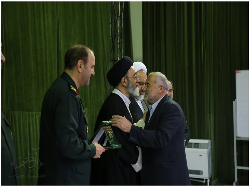 تجلیل از پاسداران نمونه سپاه عاشورای آذربایجان شرقی