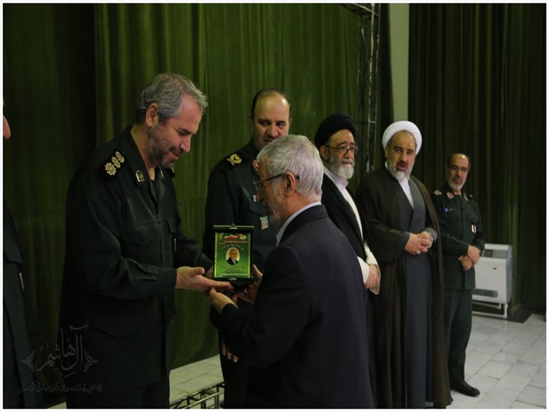 تجلیل از پاسداران نمونه سپاه عاشورای آذربایجان شرقی