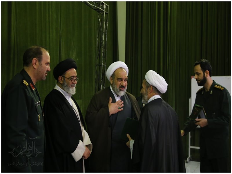 تجلیل از پاسداران نمونه سپاه عاشورای آذربایجان شرقی