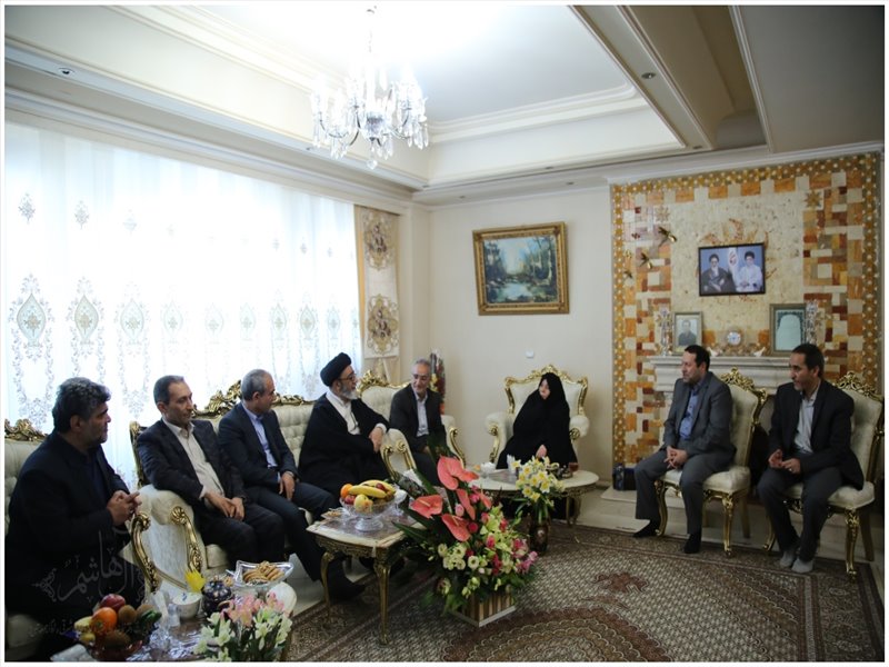 عیادت نماینده ولی فقیه از جانبازان دوران دفاع مقدس