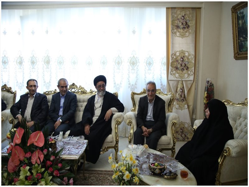 عیادت نماینده ولی فقیه از جانبازان دوران دفاع مقدس