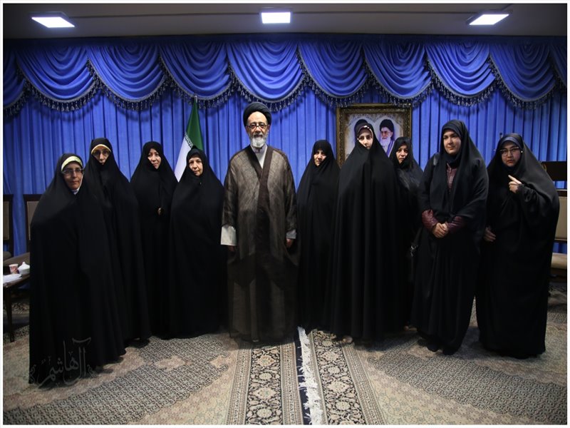 دیدار اعضای ستاد مشترک برگزاری مراسم و مناسبت های مذهبی در تبریز با نماینده ولی فقیه در استان
