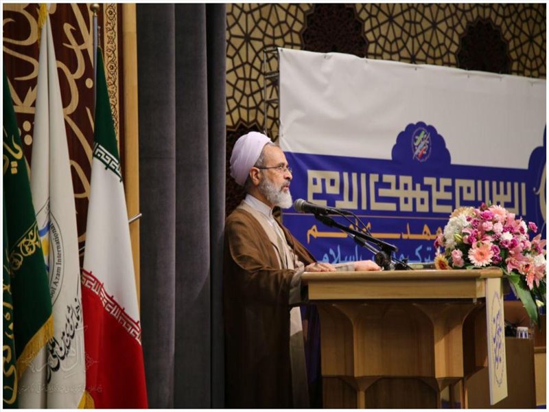 تجلیل از امام جمعه تبریز در چهاردهمین همایش بین المللی دکترین مهدویت