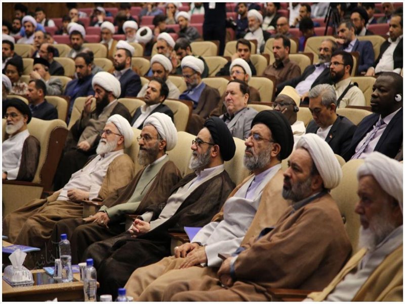 تجلیل از امام جمعه تبریز در چهاردهمین همایش بین المللی دکترین مهدویت