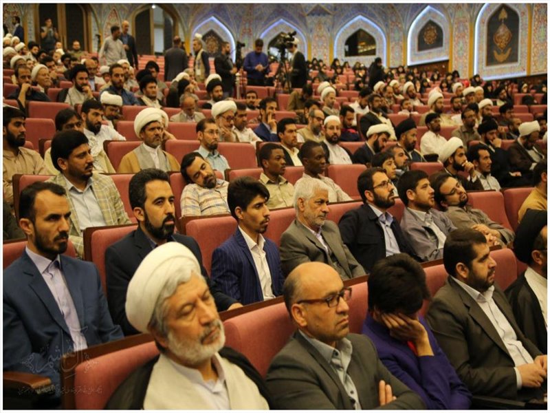 تجلیل از امام جمعه تبریز در چهاردهمین همایش بین المللی دکترین مهدویت
