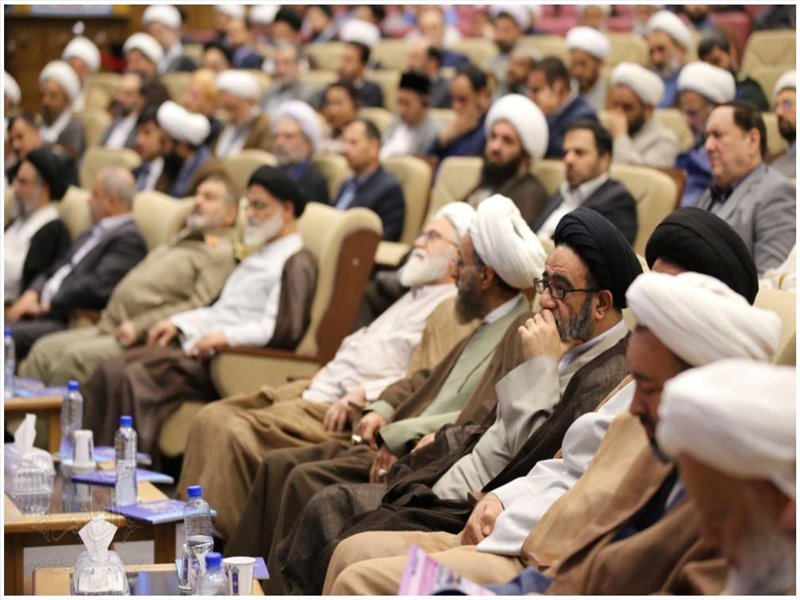 تجلیل از امام جمعه تبریز در چهاردهمین همایش بین المللی دکترین مهدویت