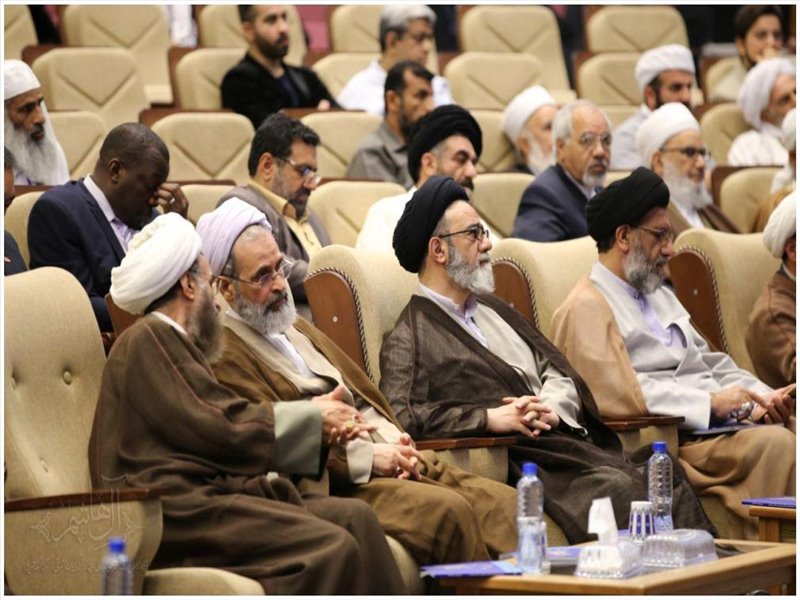 تجلیل از امام جمعه تبریز در چهاردهمین همایش بین المللی دکترین مهدویت
