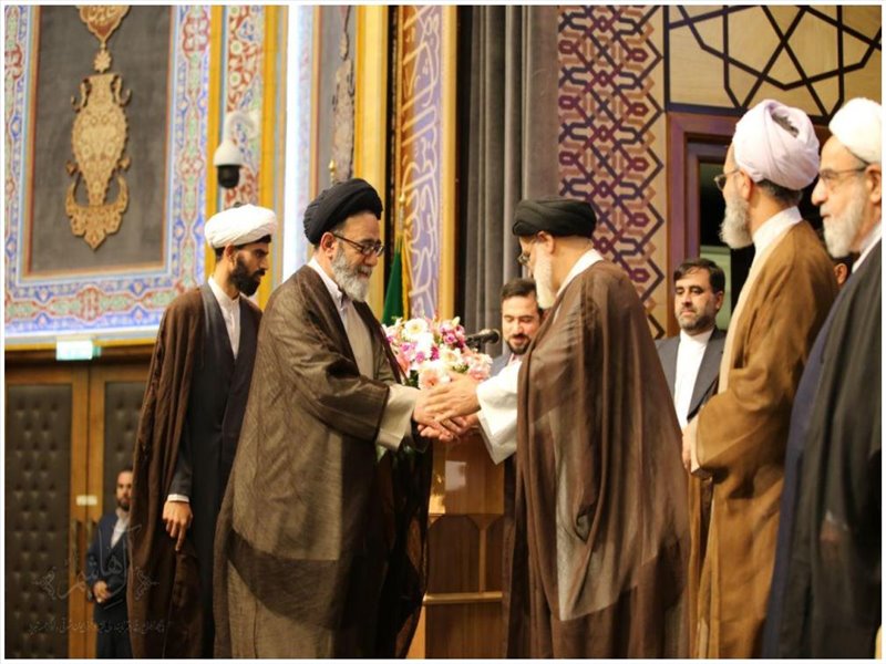 تجلیل از امام جمعه تبریز در چهاردهمین همایش بین المللی دکترین مهدویت
