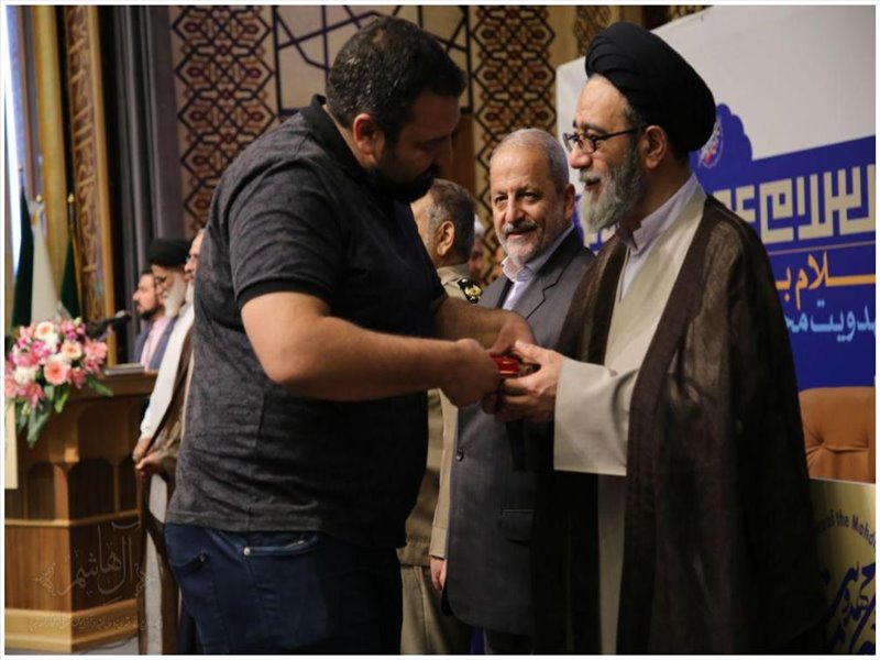 تجلیل از امام جمعه تبریز در چهاردهمین همایش بین المللی دکترین مهدویت