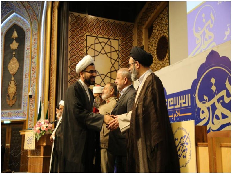 تجلیل از امام جمعه تبریز در چهاردهمین همایش بین المللی دکترین مهدویت
