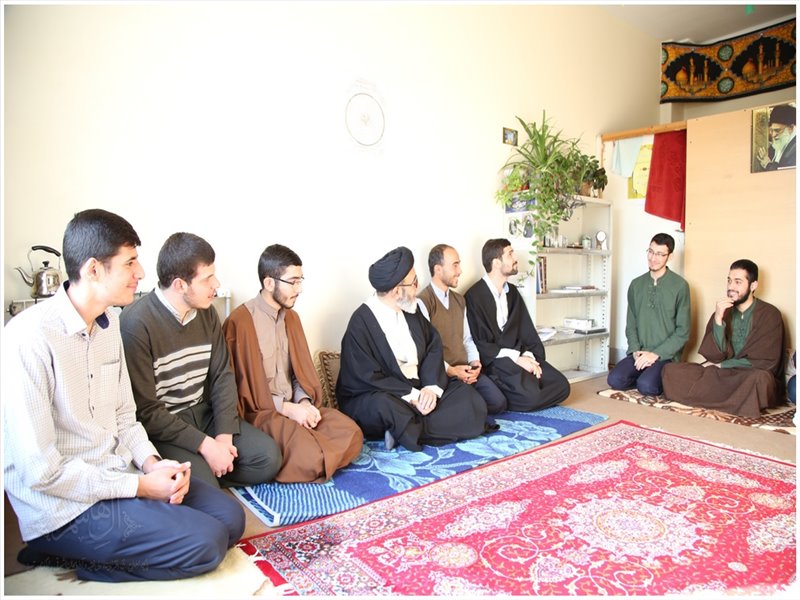 حضور امام جمعه تبریز در حجره های طلاب
