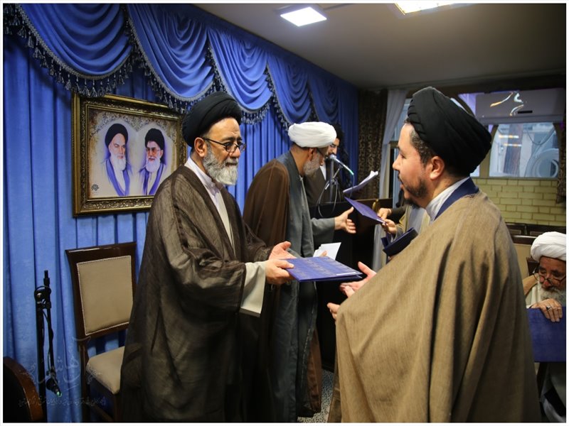 تجلیل از اساتید نمونه و پیشکسوت حوزه های علمیه تبریز
