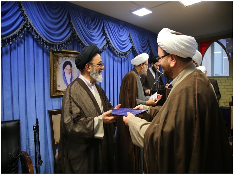 تجلیل از اساتید نمونه و پیشکسوت حوزه های علمیه تبریز
