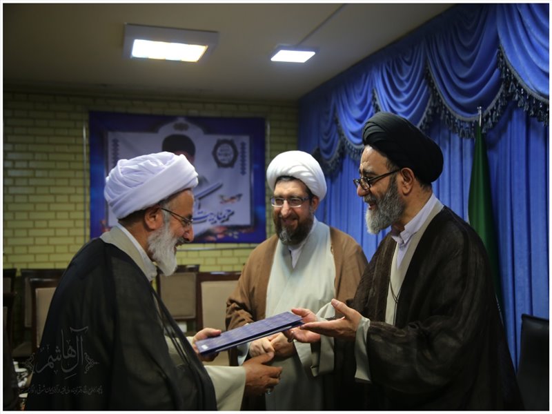 تجلیل از اساتید نمونه و پیشکسوت حوزه های علمیه تبریز
