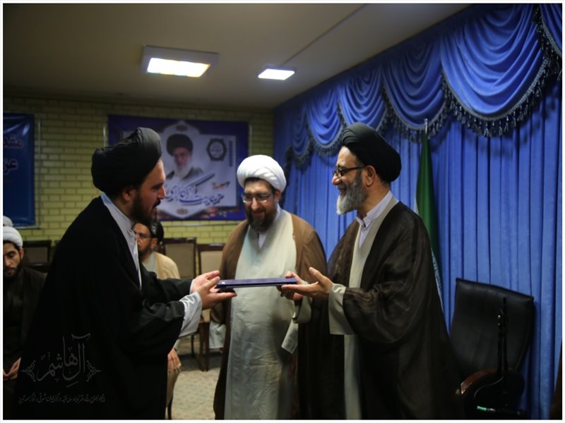 تجلیل از اساتید نمونه و پیشکسوت حوزه های علمیه تبریز